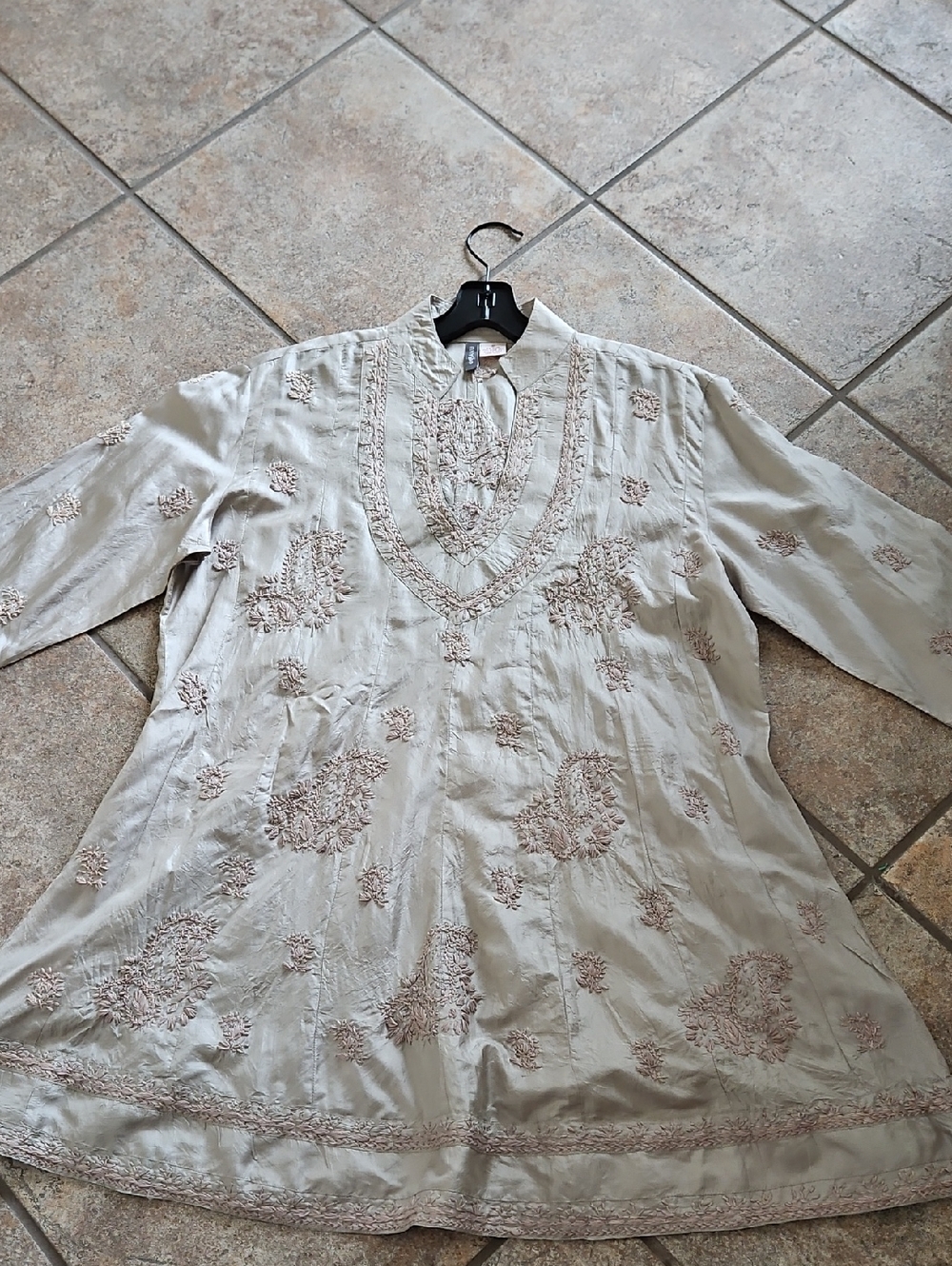 ANU Embroidered V-Neck Tunic in Light Beige with Blush Accents